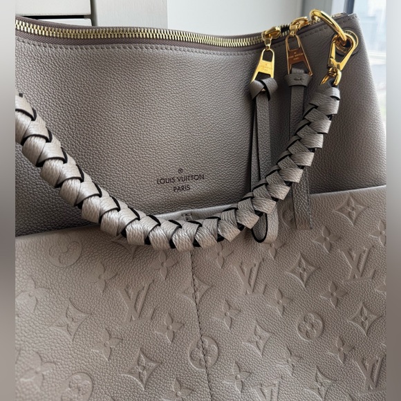 Louis Vuitton Maida Hobo MM Empreinte Leather in Tourterelle – New with Tags - Picture 2 of 16